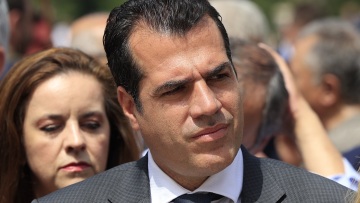 Πλεύρης: Αν βγουν οι κουκούλες για τη Novartis θα πληροφορηθούμε ποιοι αξιωματούχοι του ΣΥΡΙΖΑ είπαν να μιλήσουν για πολιτικά πρόσωπα