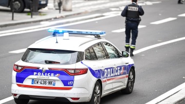 Παρίσι: Παρέσυρε με το ΙΧ του θαμώνες καφετέριας και τους εγκατέλειψε - Ένας νεκρός και τρεις σοβαρά τραυματίες