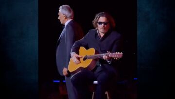 Τζόνι Ντεπ: Στη σκηνή δίπλα στον Αντρέα Μποτσέλι - Δείτε βίντεο