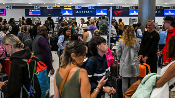 Αγώνας δρόμου για να επανέλθουν τα συστήματα μετά το ψηφιακό μπλακ άουτ - «Λυπούμαστε βαθύτατα» λέει η Crowdstrike