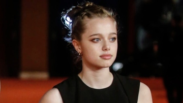 Σιλό Πιτ: Δημοσίευσε ανακοίνωση σε εφημερίδα  ότι θα αφαιρέσει το επίθετό της 