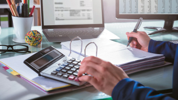 Τελευταία ευκαιρία για 30.000 μεγαλοοφειλέτες σε εφορία και ΕΦΚΑ: Ρύθμιση ή στα «μανταλάκια»