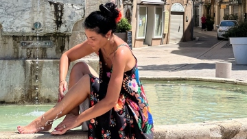 Μαρία Κορινθίου: Συνεχίζει τις διακοπές της στη Γαλλία - Η βόλτα της στη Μασσαλία