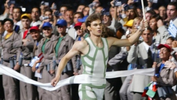 Γιώργος Σαμπάνης: Όταν έτρεξε ως δρομέας στους Ολυμπιακούς Αγώνες της Αθήνας - Δείτε βίντεο