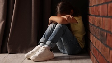 Θεσσαλονίκη: Χτύπησε την 5χρονη εγγονή της και την κατήγγειλε η υπάλληλος καταστήματος