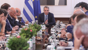 Μητσοτάκης στο υπουργικό: Είμαστε έτοιμοι να παρέμβουμε προς όφελος των καταναλωτών για το ρεύμα