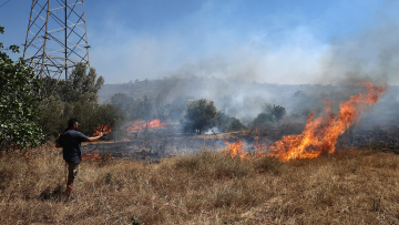 Συνελήφθησαν ένας 30χρονος κι ένας ανήλικος για τις φωτιές στο Ρέθυμνο