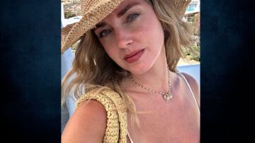 Κιάρα Φεράνι: Διακοπές στην Ελλάδα μαζί με τα παιδιά της 