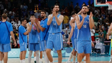 Ολυμπιακοί Αγώνες: Η Σερβία νίκησε το Νότιο Σουδάν 96-85 και έστειλε την Ελλάδα στους 8 με αντίπαλο τη Γερμανία