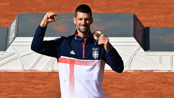 Ολυμπιακοί Αγώνες: Ο Νόβακ Τζόκοβιτς 2-0 τον Κάρλος Αλκαράθ και έκανε το πολυπόθητο Golden Slam στο Παρίσι- Δείτε βίντεο