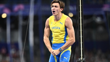 Ολυμπιακοί Αγώνες 2024: Παγκόσμιο ρεκόρ στο επί κοντώ ο Ντουπλάντις με άλμα στα 6.25μ.  - Δείτε βίντεο 