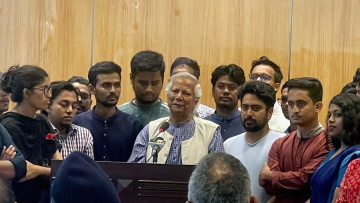 «Το Μπαγκλαντές ζει μια δεύτερη ανεξαρτησία»: Ο νομπελίστας Γιουνούς αναλαμβάνει την ηγεσία της προσωρινής κυβέρνησης