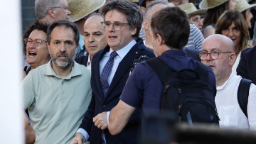 Κάρλες Πουτζντεμόν: Στο δρόμο της επιστροφής στο Βέλγιο - Σχεδίαζε να εμφανιστεί στο κοινοβούλιο της Καταλονίας 