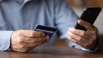 Νέα απάτη στη Θεσσαλονίκη: Είπαν σε ηλικιωμένο ότι δήθεν είχε τραυματιστεί η κόρη του και του άρπαξαν €20.000