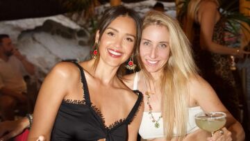 Τζέσικα Άλμπα: Έδωσε στους θαυμαστές της μια γεύση από τις διακοπές της στη Μύκονο - Οι νέες φωτογραφίες