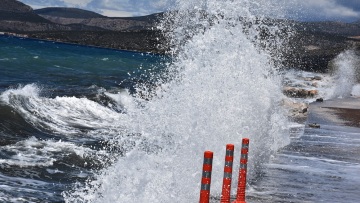 Καιρός - Meteo: Ξεπέρασαν τα 100 χιλιόμετρα οι μέγιστες ριπές του ανέμου την Κυριακή