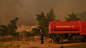  ΔΕΔΔΗΕ για φωτιές: Μην πλησιάζετε κολώνες και αγωγούς που έχουν υποστεί ζημιές