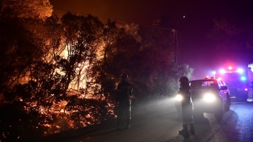 Λέκκας για τη φωτιά στον Βαρνάβα: Εξαιρετικά δύσκολες συνθήκες - Ξηρασία και άνεμοι δυσχεραίνουν την κατάσβεση