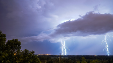 Εργάτης στα Χανιά χτυπήθηκε από κεραυνό σε εργοτάξιο 
