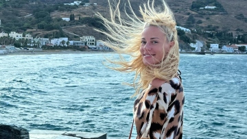 Ζέτα Μακρυπούλια: Έστειλε την καλησπέρα της από την Άνδρο - Οι φωτογραφίες που ανάρτησε