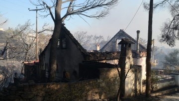 Φωτιά στην Αττική: Ακατάλληλες 146 κατοικίες μέχρι τώρα - Συνεχίζονται οι αυτοψίες