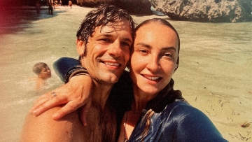 Ρούλα Ρέβη: Πόζαρε γυμνή στον φακό του Αποστόλη Τότσικα - Δείτε τη φωτογραφία