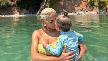 Ιωάννα Τούνη: Η τρυφερή ανάρτηση με τον γιο της Πάρη στο Instagram 