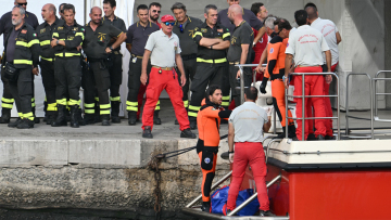 Παλέρμο: Έξι οι νεκροί από το ναυάγιο - Εντοπίστηκαν πέντε σοροί, η μία δεν έχει ανασυρθεί από το σκάφος