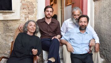 H Παραλία: Επιστρέφει στην ΕΡΤ1 με δεύτερη σεζόν - Δείτε φωτογραφίες από τα γυρίσματα