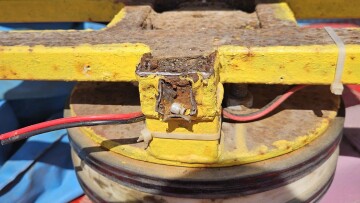 Χαλκιδική: Σκουριασμένα και σπασμένα παιχνίδια στο μοιραίο λούνα παρκ – Δείτε φωτογραφίες