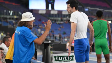 Πομάσκι για τα buzzer beater άλματα του Τεντόγλου: Εκεί που λυγίζουν τα γόνατα, ο Μίλτος εκτελεί