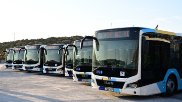 Μαρινάκης: Στους δρόμους της Αθήνας ήδη 140 νέα ηλεκτρικά λεωφορεία