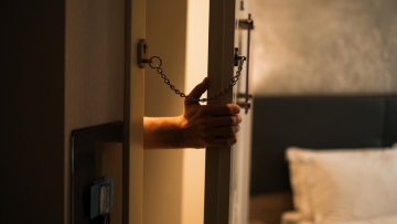 Σε εγκαταλελειμμένο κτίριο έκρυβε κλοπιμαία από οκτώ διαρρήξεις