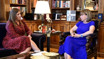 Συνάντηση Σακελλαροπούλου με Κωνσταντοπούλου για υποκλοπές, φωτιές και σύγκληση πολιτικών αρχηγών