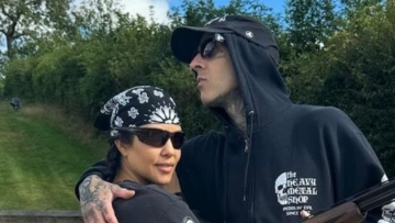 Κόρτνεϊ Καρντάσιαν: Πήγε με τον Τράβις Μπάρκερ για κυνήγι σε αγρόκτημα 