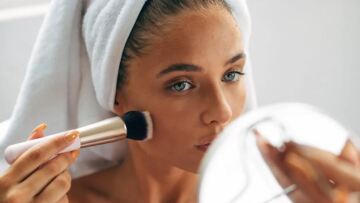 Πώς θα καθαρίσετε αποτελεσματικά τα πινέλα του μακιγιάζ