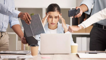 Εργάζεστε από το σπίτι; Αυτή η λάθος κίνηση αυξάνει τον κίνδυνο για άγχος και burnout