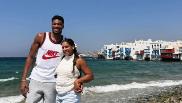 Αντετοκούνμπο: Διακοπές στη Μύκονο μαζί με την Μαράια - Δείτε φωτογραφίες 