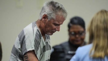 Μακελειό στη Τζόρτζια: 180 χρόνια φυλάκισης αντιμετωπίζει ο πατέρας του 14χρονου δράστη  - Του είχε πάρει δώρο το όπλο 