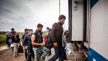 Politico: Δανία, Αυστρία, Ελλάδα, Γερμανία και Ολλανδία εξετάζουν να στέλνουν σε Ρουάντα και Ουζμπεκιστάν όσους απορρίπτεται η αίτηση ασύλου τους