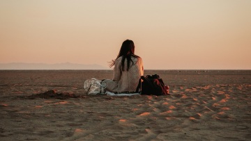 «Ανακύκλωσα τον άντρα μου: Ό,τι δεν χρειάζεται πια μια γυναίκα μπορεί να είναι θησαυρός για μια άλλη»