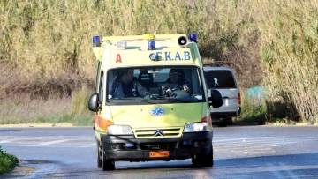 Ημαθία: Ένας νεκρός και δύο τραυματίες μετά από μετωπική σύγκρουση δύο ΙΧ