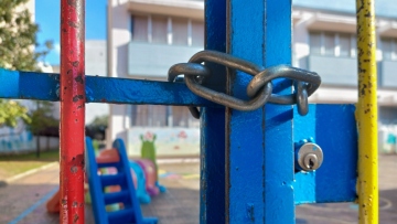 Κακοκαιρία Atena: Ποια σχολεία θα παραμείνουν αύριο κλειστά, πότε θα γίνει ο αγιασμός