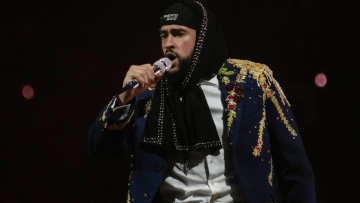 Bad Bunny: Θα πρωταγωνιστήσει στη συνέχεια της ταινίας Happy Gilmore