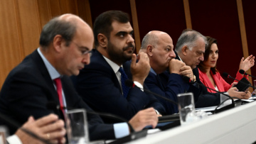 Τι αλλάζει σε Αirbnb, καταργείται ο ΕΦΚ στο αγροτικό πετρέλαιο - Τα νέα μέτρα για επιχειρήσεις, τουρισμό και επενδύσεις