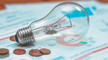 Διζωνικό τιμολόγιο ρεύματος: Σε ισχύ από σήμερα - Ποιες ώρες θα είναι φθηνότερο 