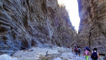 Φαράγγι της Σαμαριάς: Από αιμορραγία πέθανε η 32χρονη τουρίστρια στο Φαράγγι της Σαμαριάς - Οι μαρτυρίες για το δυστύχημα