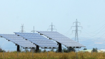 Η «Συμφωνία για καθαρή βιομηχανία» της Κομισιόν για τη μείωση του ενεργειακού κόστους σε εταιρείες και νοικοκυριά