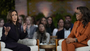 Κάμαλα Χάρις: «Αν κάποιος εισβάλει στο σπίτι μου, θα τον πυροβολήσω»