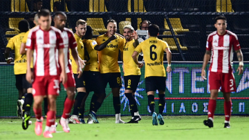 Super League 1: Ο παθιασμένος Άρης κέρδισε 2-1 τον Ολυμπιακό και τον έριξε από την κορυφή - Δείτε τα γκολ 